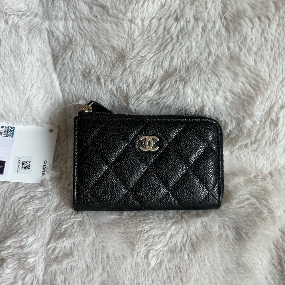 Chanel key ring pouch holder 🖤